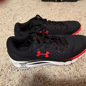 New Under Armour “charged intake” tennis shoes, Men’s size 10